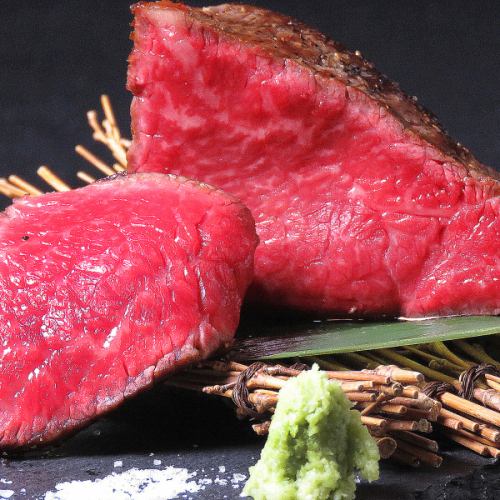 Enjoy luxurious ingredients such as Kuroge Wagyu with high cosa.