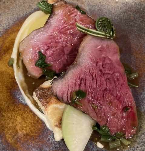信州峯村牛イチボ肉炭火焼　行者ニンニクソース