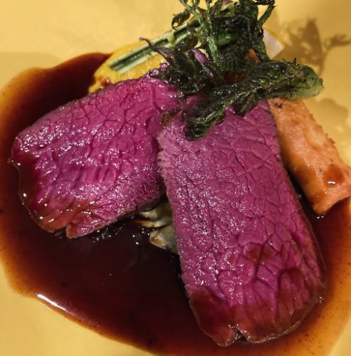 高山村産鹿モモ肉炭火焼　ポワヴラードソース