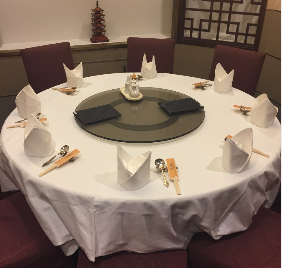 中国菜是圆桌会议。半私人房间的宽敞空间使您比平时更豪华！