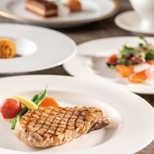 季節の3種のディナーコース