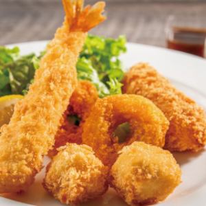 Crab cream croquettes and seafood fries