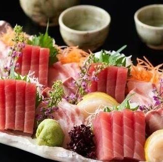 共200种菜品!炭火烤鸡肉串、丰洲市场直送鲜鱼等。3小时无限畅饮!“超值套餐”3,480日元