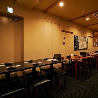 配置変更可能なテーブル席は大人数の宴会にもつかえます!