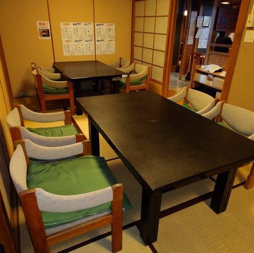 <p>【宴会もおまかせください】テーブル席2～4名掛けの個室も完備。貸切をご希望の際は15名～最大22名様を目安に承ります。少しの緊張もつかの間お店の気さくな空気感にはホッと心和み、次は誰かを連れてきたくなること間違いなし。</p>