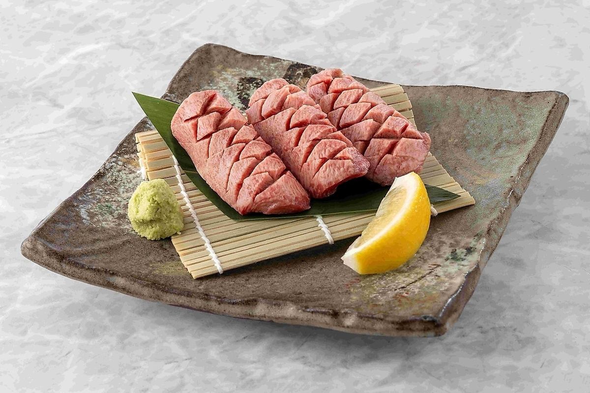 蔵の一押しの定番メニュー旨みのある『牛タン』をご賞味ください。