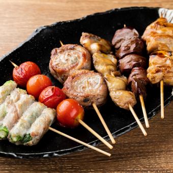 ``Easy course'' 4,500 yen ⇒ 3,500 yen with 8 dishes including an assortment of our famous skewers and all-you-can-drink for 2 hours