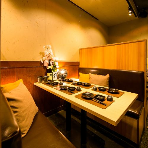 The space where indirect lighting is softly lit up sticks to details so that customers can relax even a little.◎ also for girls' union or Gokon