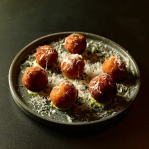 オリーブの肉詰めフリット