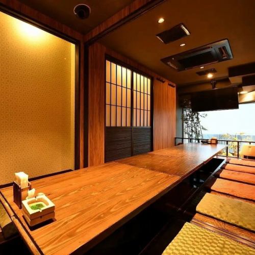 【私人下沉式被炉座位：最多可容纳40人】最适合公司宴会、新品发布会等多人聚会。我们有宽敞的房间，非常适合团体入住。下沉式被炉座位可让您舒展身心、放松身心，非常适合举办迎送会、忘年会、新年会等公司宴会以及同学聚会和新品发布会。