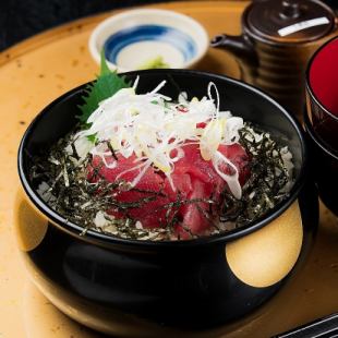 本まぐろの中落ち丼