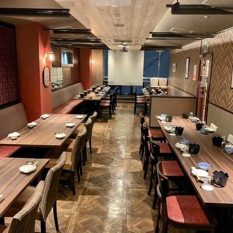 貸切フロアはプロジェクター・音響設備も完備！