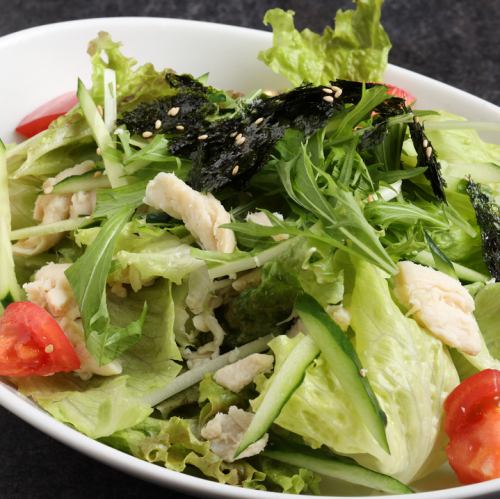 蒸し鶏ごまだれサラダ