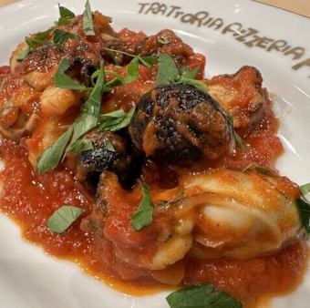 本日のアテの海鮮アラビアータ