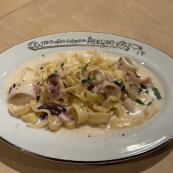 イカたっぷりのレモンクリーム 生パスタフェットチーネ