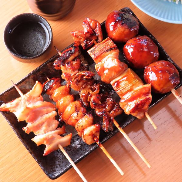 自慢の焼きダレを使用した焼鳥を楽しめる5本セット