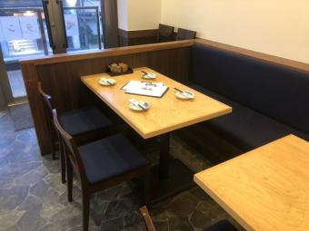 A comfortable table seat.We have prepared a large table so that adults can enjoy a high-quality space.