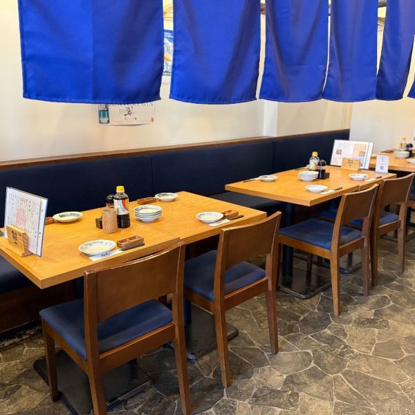 这家餐厅也推荐用于举办中型到大型团体的宴会。桌子是可调节的，因此我们可以满足各种不同的需求。我们对自己的空间很有信心，当然，我们也强烈推荐我们的无限畅饮宴会套餐！