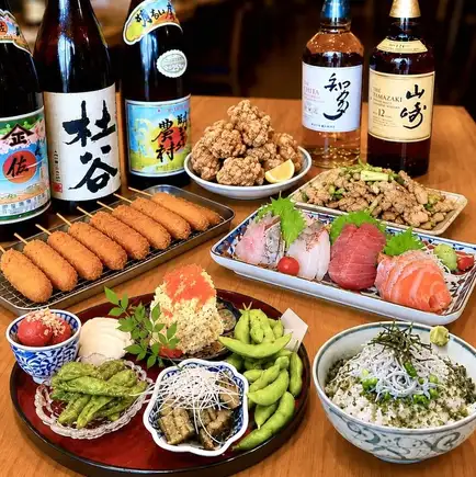 【Most Popular - Company Party】 Famous kushikatsu (deep-fried skewers), 4 kinds of sashimi, luxurious appetizer platter, etc. + 120-minute all-you-can-drink draft beer: 5,000 yen