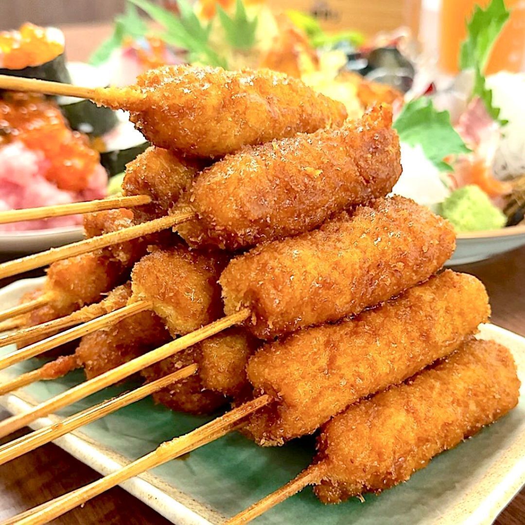Private rooms available ◎ Smoking allowed seats available ◎ Izakaya specializing in kushikatsu and yakiton! Open for daytime drinking on Saturdays and Sundays from 12pm ◎