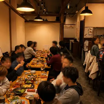 少人数でのご利用はもちろんの事、中小の宴会、貸切営業にも対応しています！お得な飲み放題付のコースも季節に合わせてご用意しておりますのでお気軽にお問い合わせ下さい！