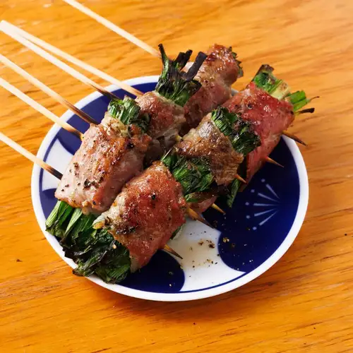 Pork wrapped in chives (made with domestic pork)