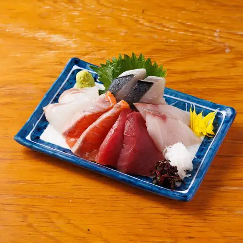 Assorted sashimi (2 slices, enough for 1-2 people)
