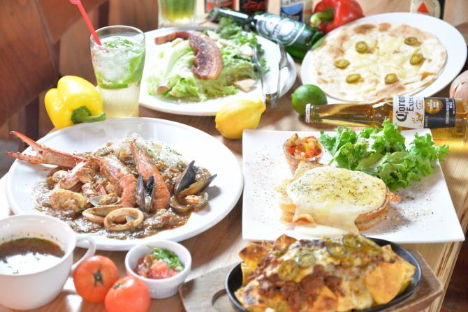 アメリカン料理を中心としたバリュエーション豊かなお料理は、味も本格派!!