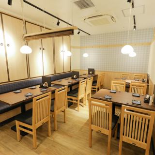 【団体様、個室】各種宴会にぴったりなソファー個室ご用意!!大小様々な個室をご用意しております。宴会、女子会、忘新年会など幅広くご対応いたします。大人数宴会などご要望くださいませ。【梅田 飲み放題 個室 宴会 海鮮 肉】