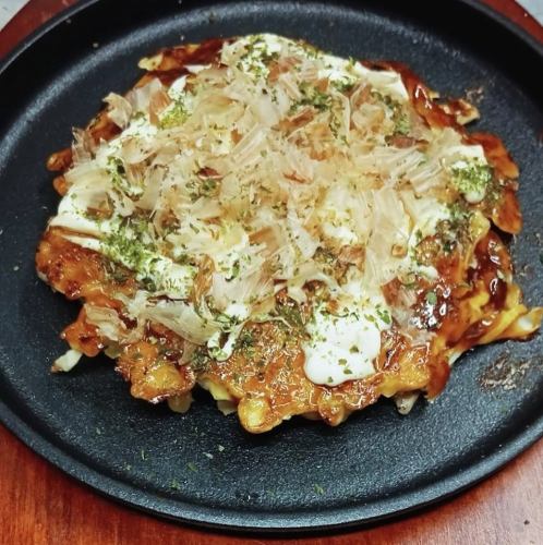 大阪出身の店主の本格お好み焼き