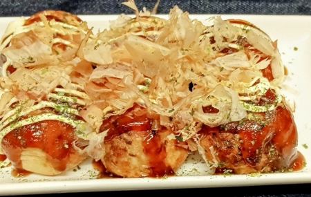 関西風タコ焼き(タコとチーズ)の2品ございます。6個入り