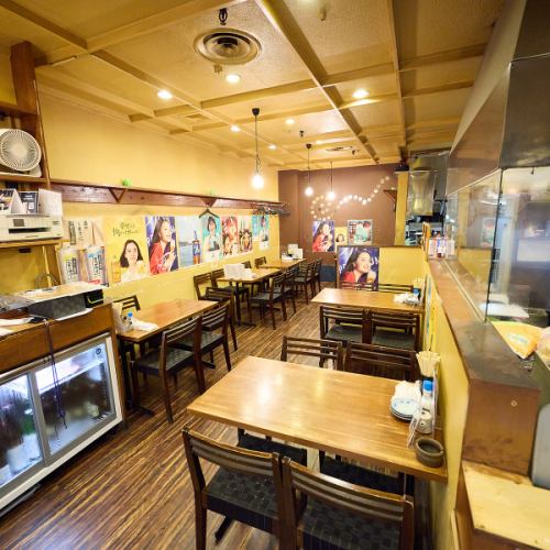 <p>大人数でのご宴会も承っており、30名様以上での貸切についても気軽にご相談いただけます。広々とした開放的な空間は、会社行事や打ち上げなど、賑やかに過ごしたい場面に最適です。まとまった人数でもゆとりを持って座れる配置となっており、一体感のある宴を演出。皆様で旬の味覚を楽しみながら素敵な夜をどうぞ。</p>