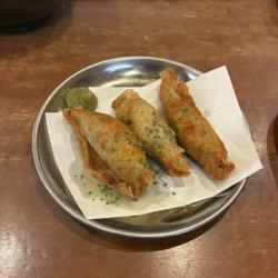 鶏皮餃子