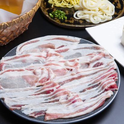 濃い目に味付けされた旨出汁でしゃぶしゃぶしたお肉★
