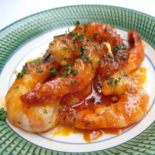 Grilled shrimp with chili sauce