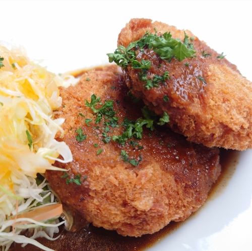 Minced meat cutlet set meal with rice, soup and salad