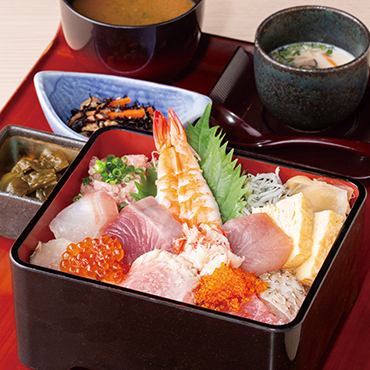 海鮮重や天重、寿司...産直鮮魚・天ぷら・蕎麦を楽しむ『魚鬨』