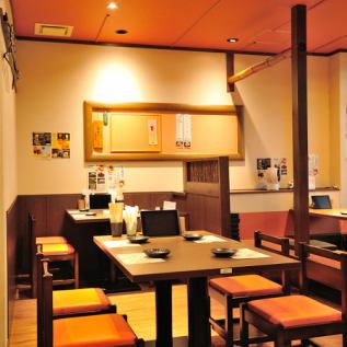 [2nd floor] We have 3 tables for 4 people! Perfect for small groups, such as company entertainment or meetings with alcohol! Our chicken dishes, such as "Oyadori-yaki" and "Tataki", are made with brand chicken from Kyushu. You can enjoy juicy chicken dishes with plenty of flavor to your heart's content! All of these dishes are excellent for pairing with alcohol!