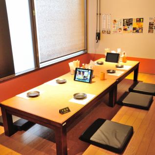 [2nd floor] We have sunken kotatsu rooms for 4 and 6 people! They are arranged side by side, so they are perfect for large parties. Please use them for company entertainment, welcome and farewell parties, and launch parties! We sell Kyoto Fushimi's local sake "Shinsei". It is included in the all-you-can-drink course, so please give it a try!