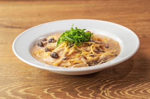 Cream pasta with mentaiko and shimeji mushrooms