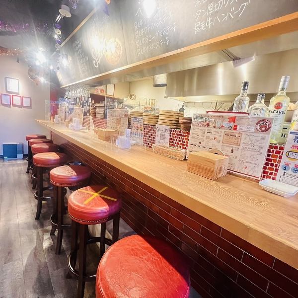[Counter seats] Very popular with couples♪ Once you come here, you'll find many repeat customers★The restaurant's interior design attracts couples☆Our stylish restaurant is perfect for dining with couples or two people☆彡Of course, single customers are also very welcome! !!