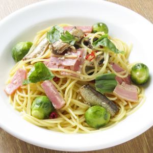 抱子甘蓝和油浸沙丁鱼辣椒酱六月〜