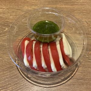 テイクアウト　トマトカプレーゼ
