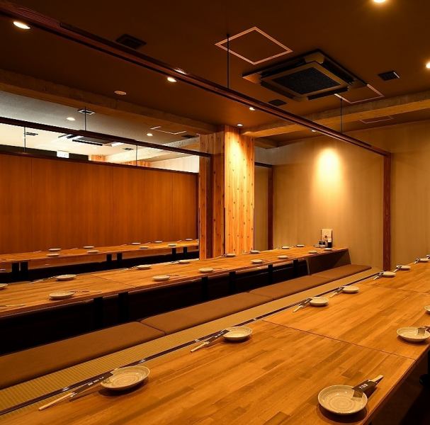 We can accommodate large parties of up to 120 people.Private rooms can be prepared according to the number of people, such as 10 people, 30 people, and 70 people.All seats are sunken kotatsu.Please contact us.