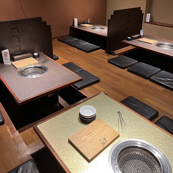 [Enjoy delicious meat while relaxing in a relaxed atmosphere] You can take off your shoes in the horigotatsu tatami room, so you can relax in an open space. If you remove the partition, you can have a large banquet for about 30 people♪