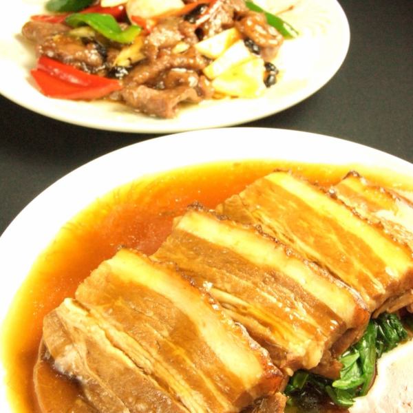 可以品尝由多年烹调中华料理的店主制作的正宗中华料理！炖托罗托罗猪肉和牛的价格为980日元！