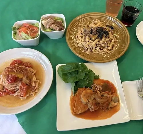 前菜は3種パスタは12種お肉2種デザートは6種