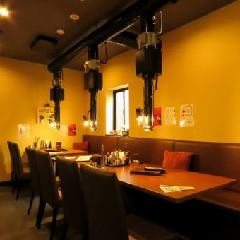 Casual table seat is perfect for any scene ♪ Maximum capacity of 12 people can be accommodated!