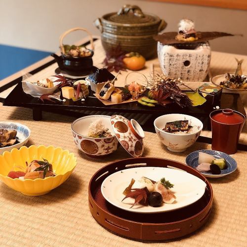 【紀の国】先付や焜炉、焼物など、四季を映した全8品の会席料理