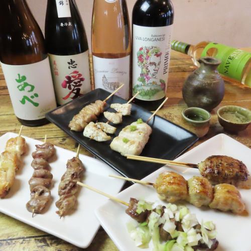 炭火を使用した焼き鳥は看板メニュー！